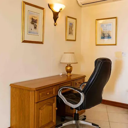 Lägenhet Seafront Portomasoyacht Apartment, Next To Paceville