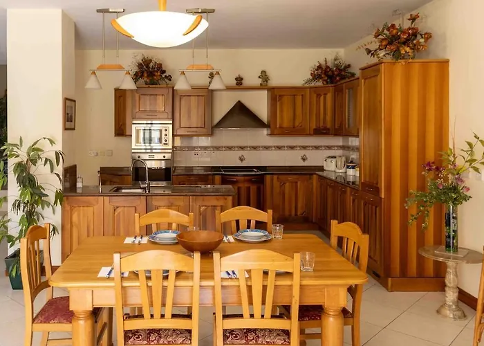 Seafront Portomasoyacht Apartment, Next To Paceville