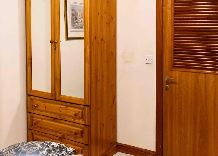 Seafront Portomasoyacht Apartment, Next To Paceville Saint Julian's