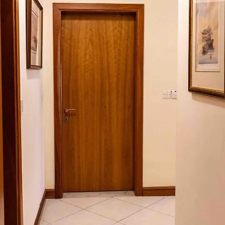 Seaviewportomasoyacht Apartment, Next To Paceville San Ġiljan