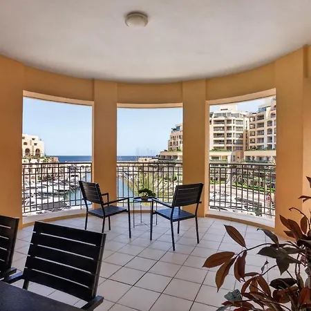 Seafront Portomasoyacht Apartment, Next To Paceville Saint Julian's