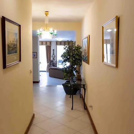 Seaviewportomasoyacht Apartment, Next To Paceville Apartment *